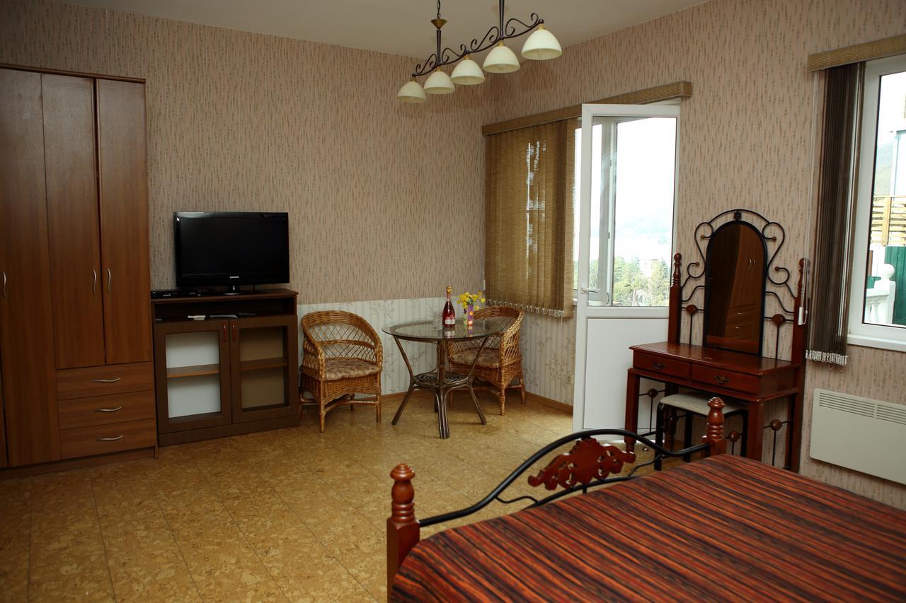 גגרה Mamzyshkha Guest House מראה חיצוני תמונה
